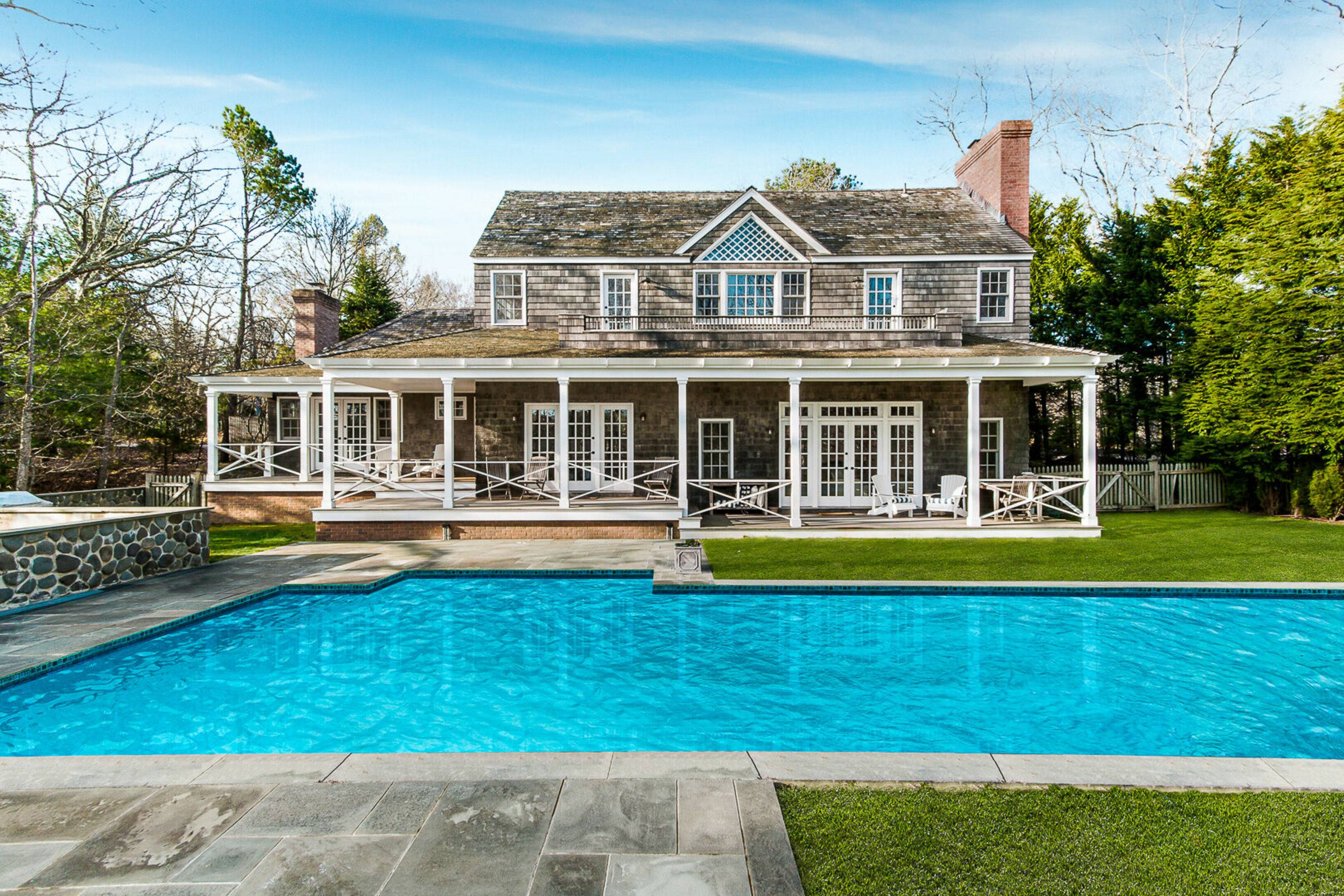 IDYLLIC HAMPTONS SUMMER GETAWAY - 4 BEDROOM HOME WITH POOL