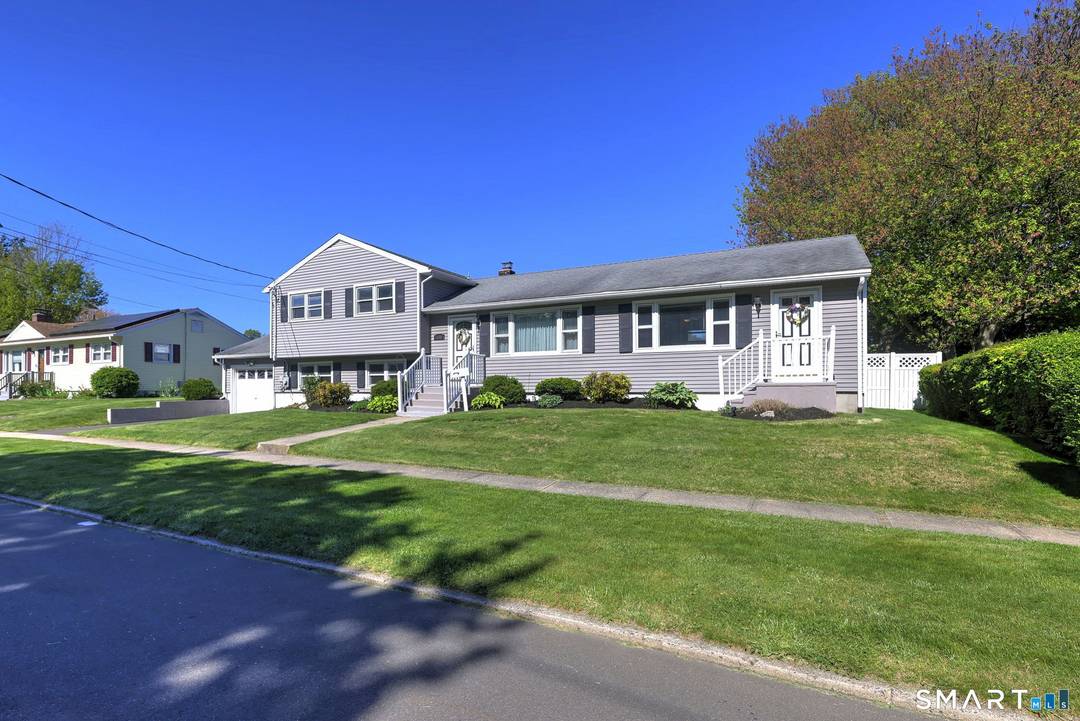 Located in the heart of the North End of Stratford and a short distance to Paradise Green.