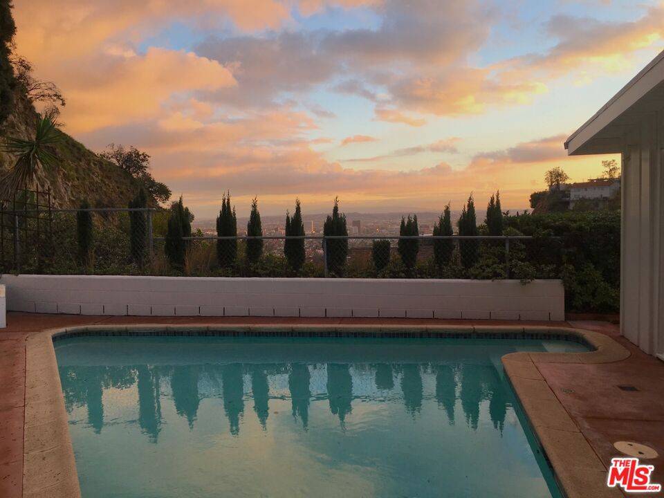 1676   Marmont Ave 2BR Sunset Strip La
