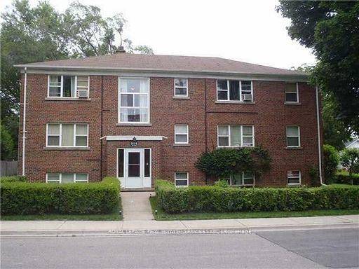 Spacious 2 Bedroom, 1 Bathroom Apartment for Lease in Boutique 9 Unit Building.