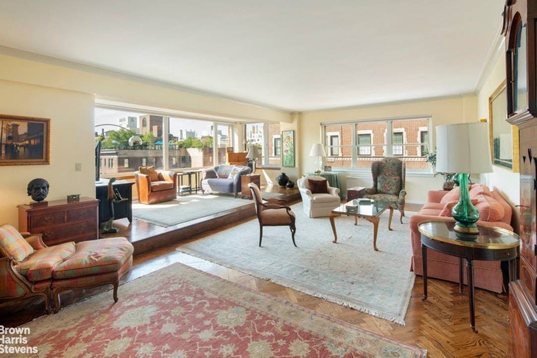 In the heart of Park Avenue's Gold Coast at 70th Street, this exceptionally bright and expansive approximately 2, 400sf plus 125sf additional outside staff room 6 Room apartment is situated ...