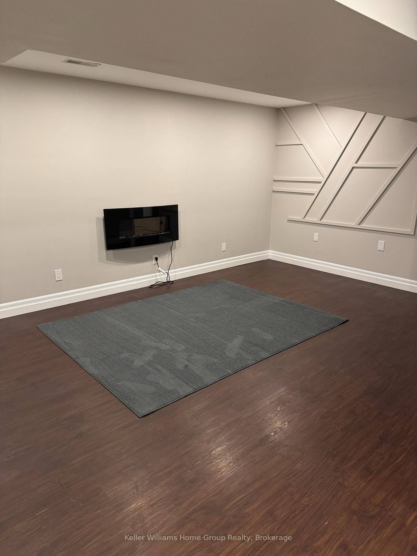 Newly renovated home in Fergus's sought after south end neighborhood, for its proximity to amenities, restaurants, shopping, community sportsplex and a 10 minute commute to Guelph.