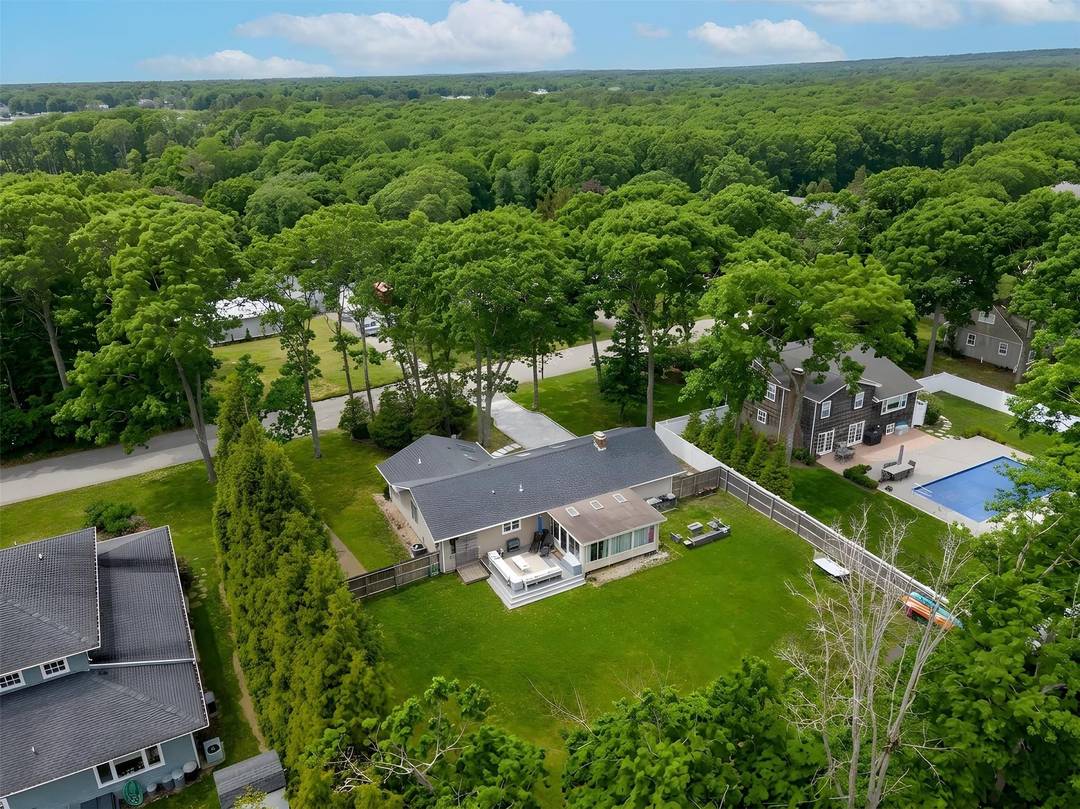 Prime Bayfront Marina & Bay Beach Community-Turnkey Single Level