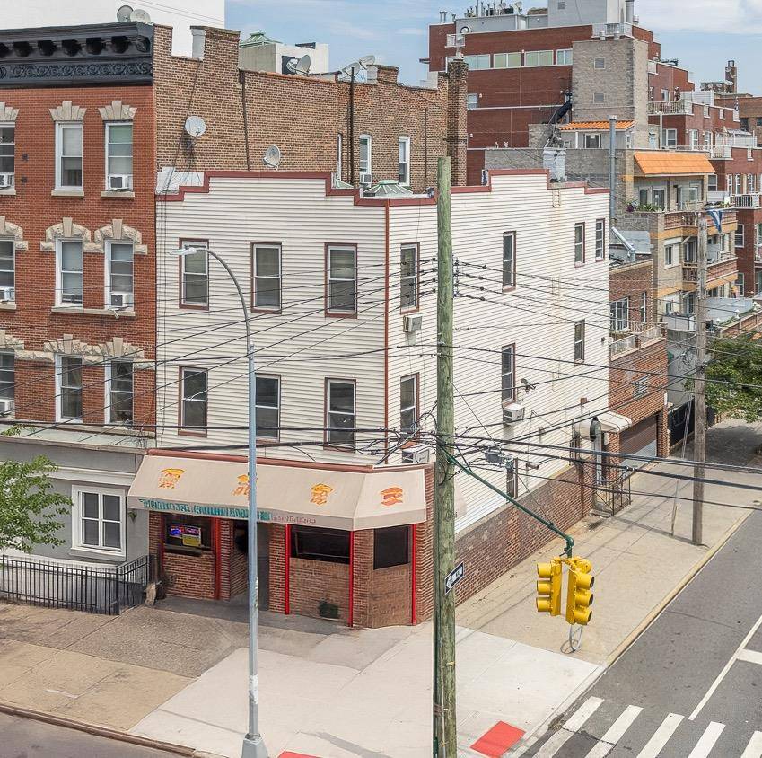 Corner Mixed Use Building with Commercial Storefront, Brick Two Car Garage amp ; Two Residential Units A fantastic opportunity to own a semi detached mixed use corner building in the ...