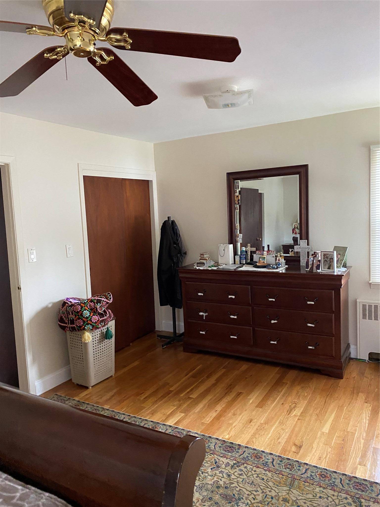 LOCATION LOCATION LOCATION MOVE INTO This ALL READY Oasis Just Bring Your Toothbrush !