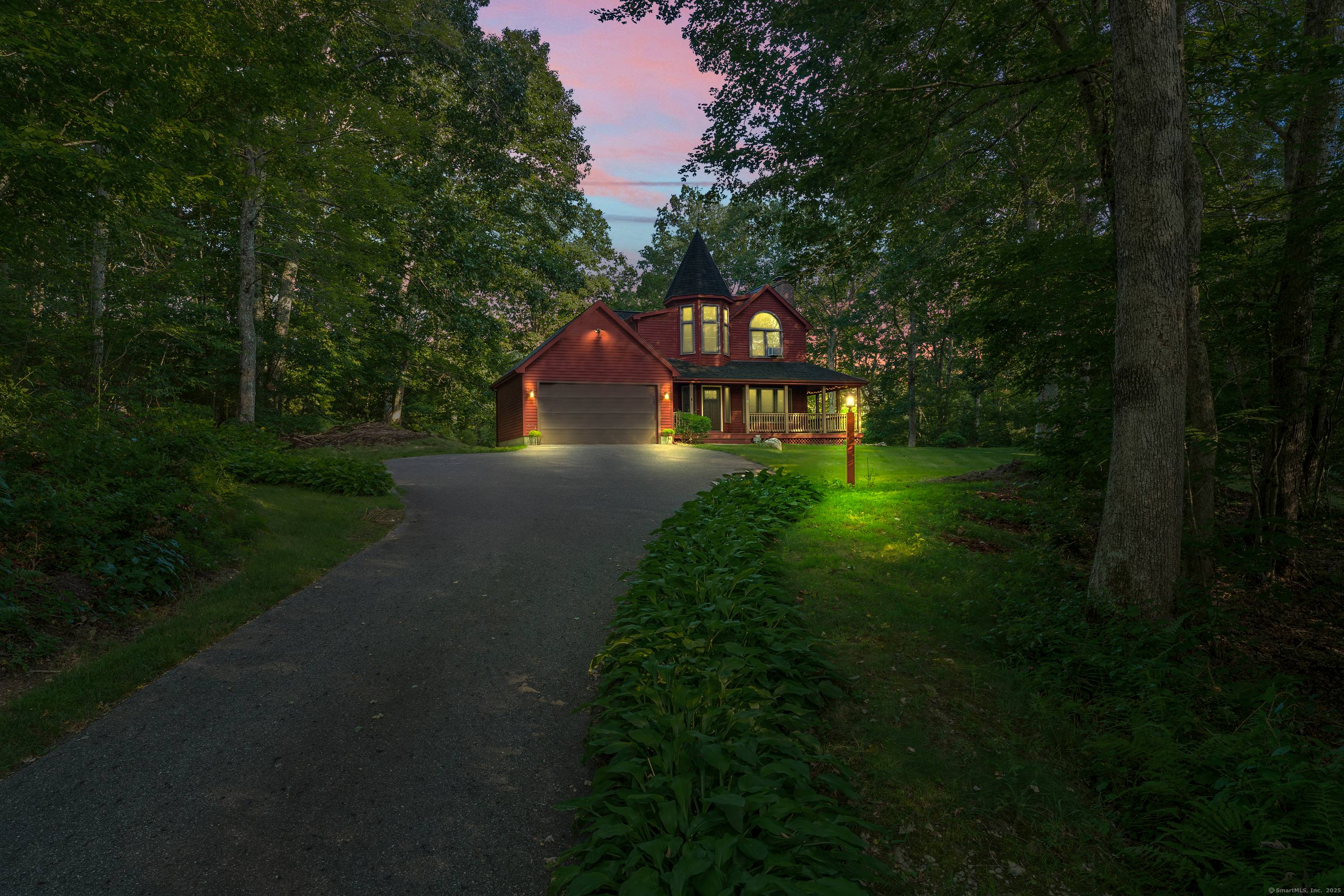 Set on a picturesque 2. 6 acre lot bordering the river, this 1906 sq.