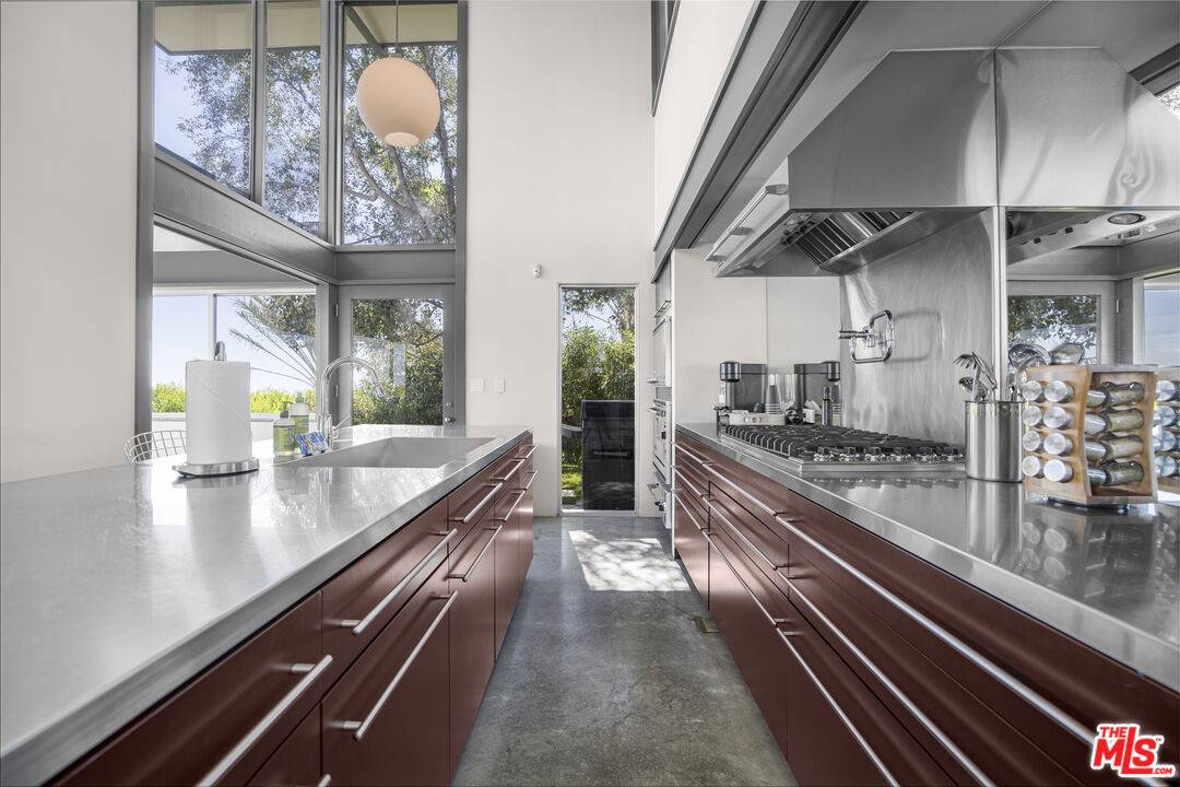 9892  Beverly Grove Dr 3BR Beverly Hills Post Office | B.H.P.O. La