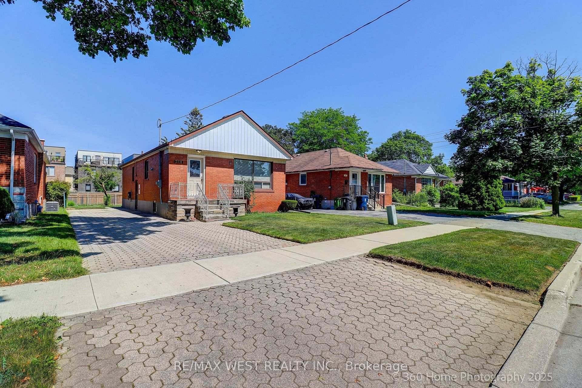 Beautifully maintained 3 bedroom, 2 bath bungalow in the heart of family friendly Alderwood.