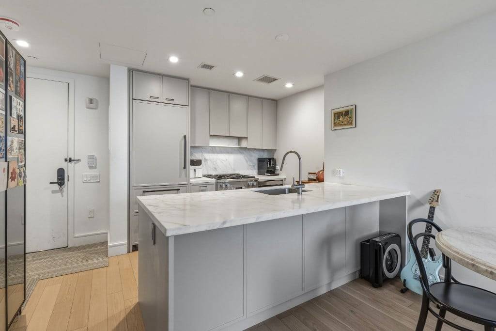 Residence 4A at FRENA is a generously sized 1 bedroom, 1 bathroom home 782 SF with western exposure and ceilings up to 10 feet.