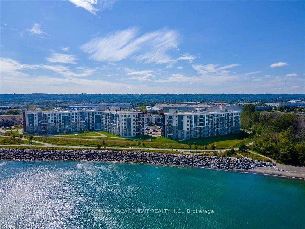 This 668 square foot lakeside condo in the Community Beach area of Stoney Creek combines style and convenience.