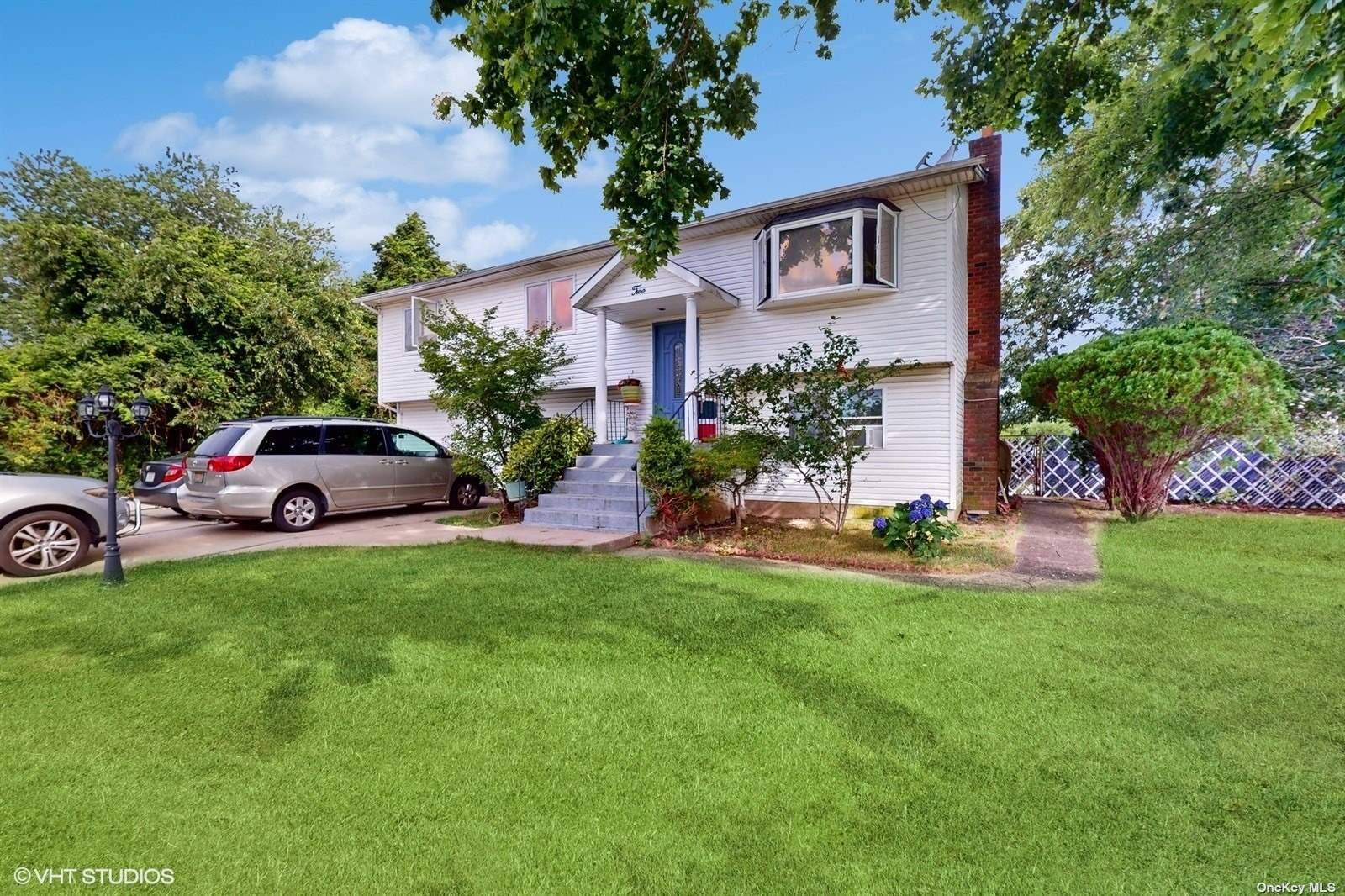 Spacious Hi Ranch in a Cul de Sac Price Reduced by 90, 000 for Quick Sale !