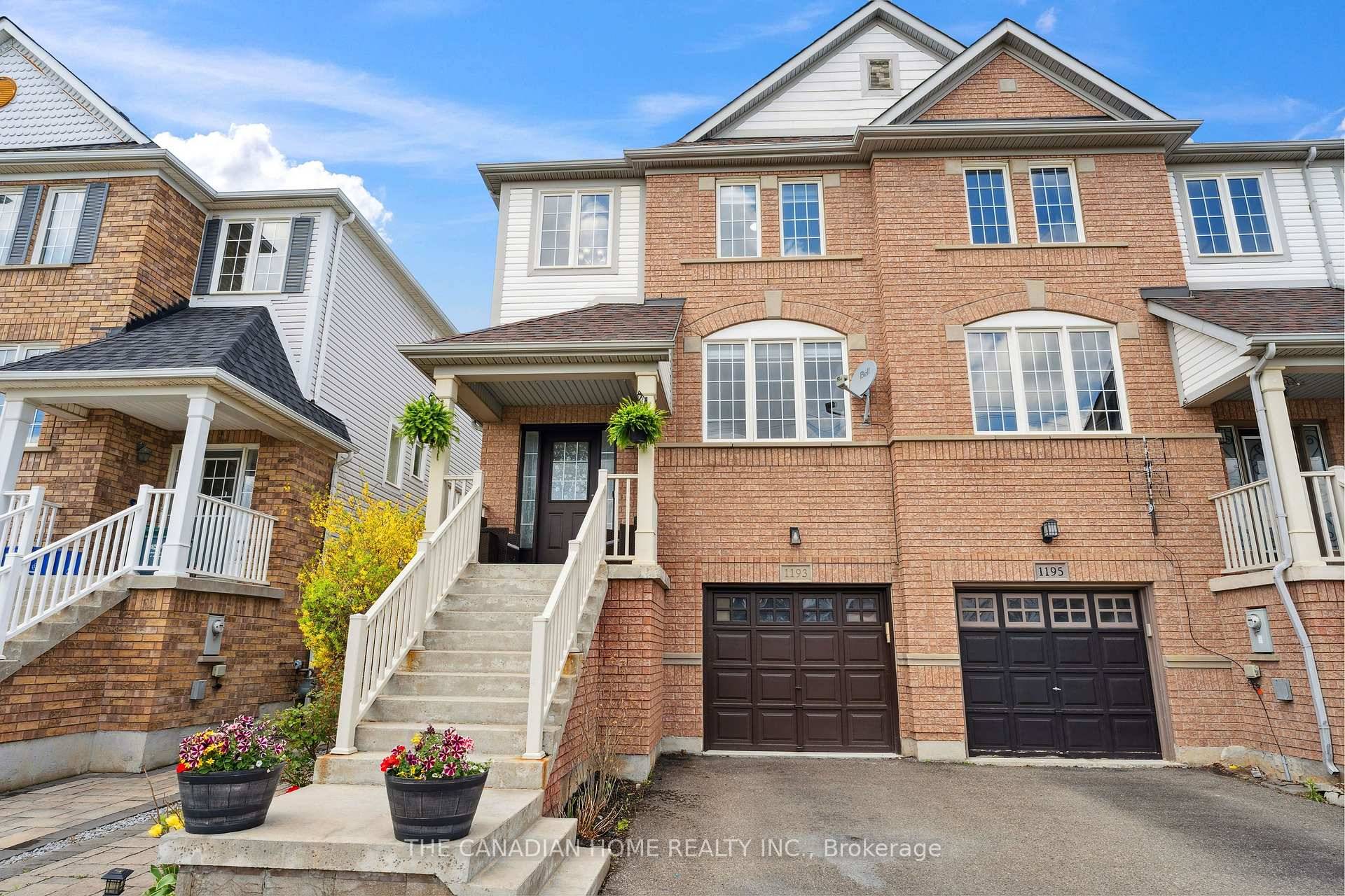 A Completely renovated Great gulf free hold townhome with approx 1570sqft living space conveniently located in Derry and Thompson area.