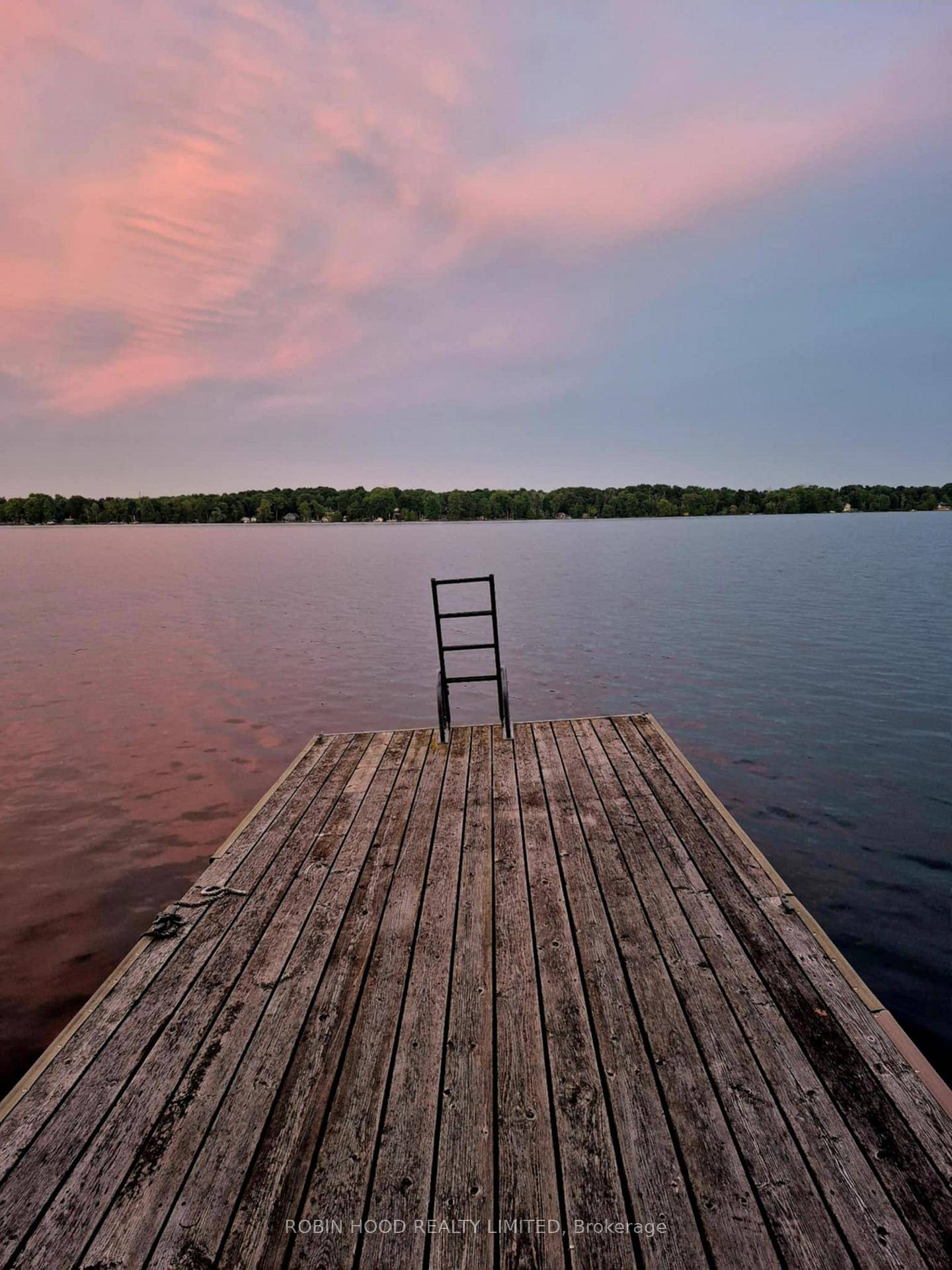 For Sale by Owner. Waterfront home or cottage on Upper Rideau Lake !