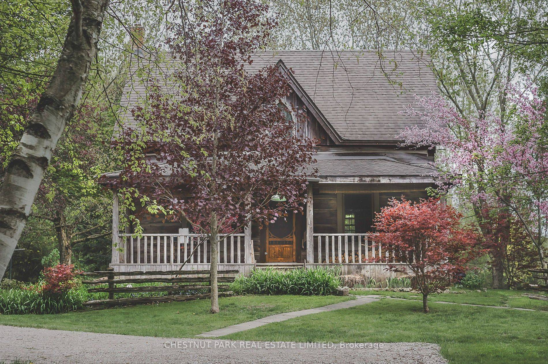 A magical oasis fully serviced log house on 3.