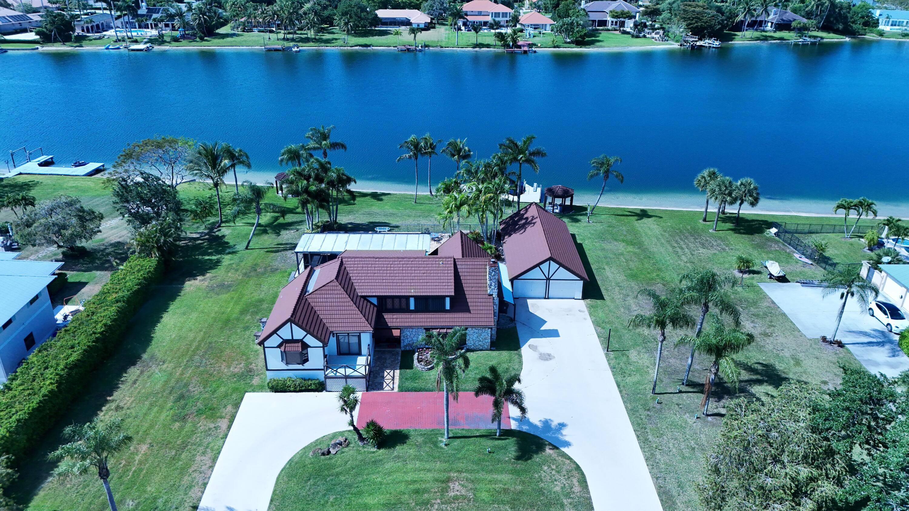 Prestigious Banyan Lakes Home Available !