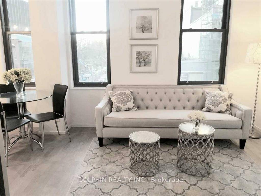 Luxury 5 Condo W Experience A Vibrant Downtown Lifestyle In The Heart Of Downtown, 569 Sf As Per Builder, 10 Ft Ceiling W Laminate Flr Thru Out, Great Functional W ...