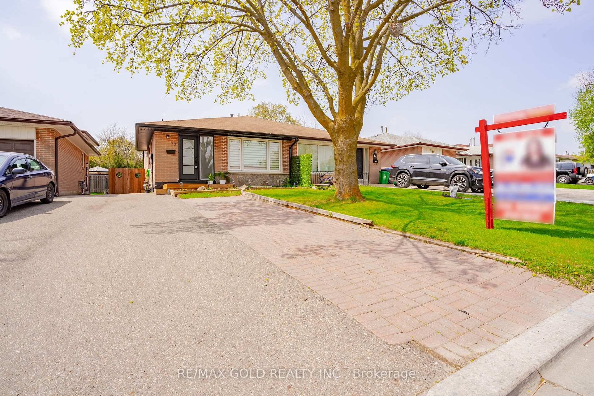 VERY BEAUTIFUL RENOVATED 2023 FULLY UPGRADED 5 BEDROOMS' HOME ON 100' DEEP LOT WITH LEGAL BASEMENT APARTMENT FEATURES EXTRA WIDE DRIVEWAY WITH 6 PARKING LEADS TO GRAND FOYER TO FUNCTIONAL ...