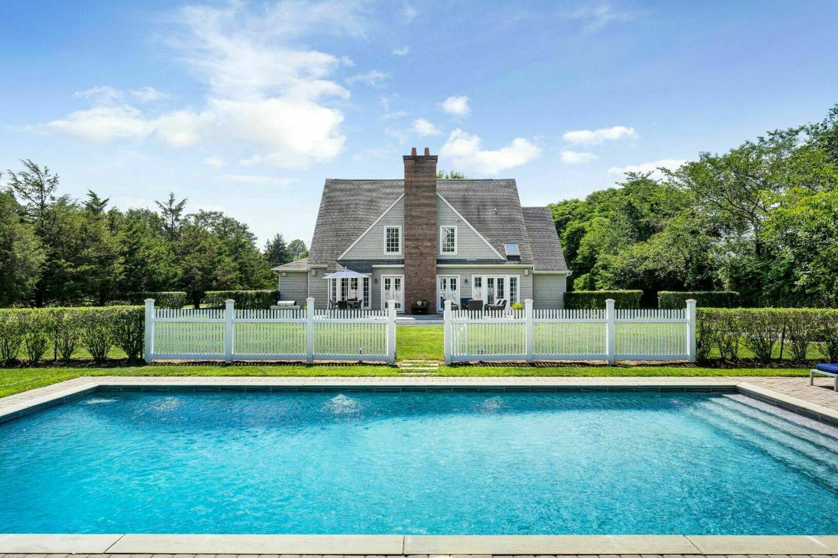 Stunning 4 Bedroom East Hampton Home!