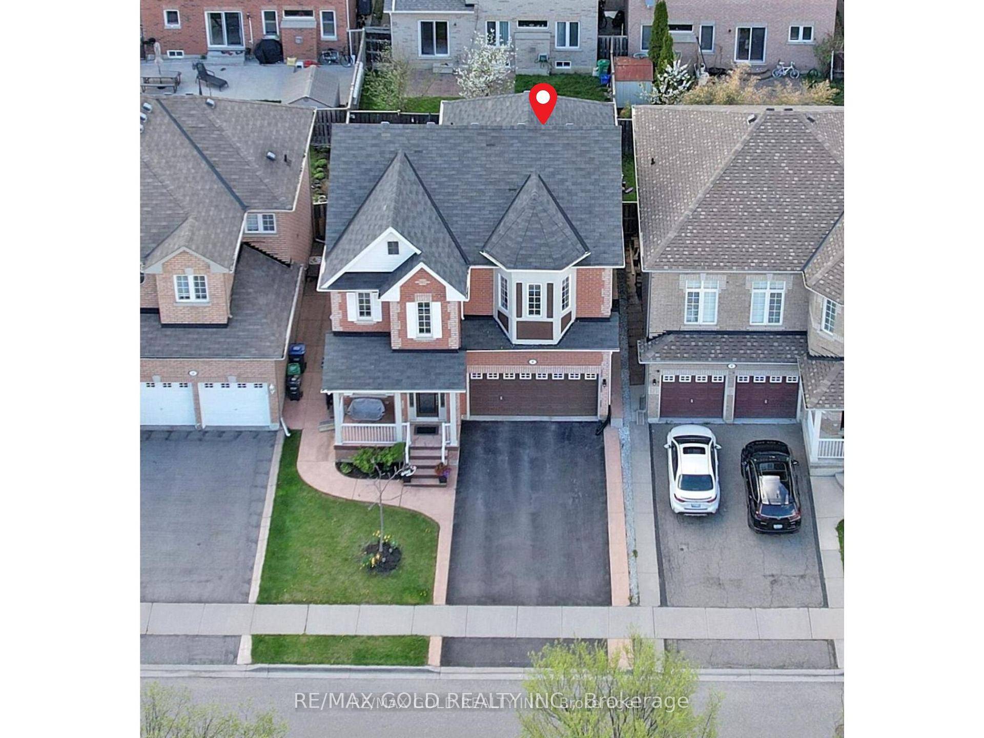 Spectacular 4 2 bedroom detached home in a highly desirable neighborhood !