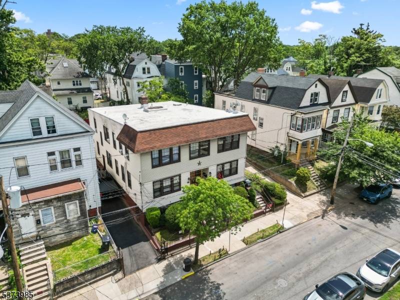 Don ? t miss this incredible opportunity to own a fully detached 4 family home in the desirable Vailsburg section of Newark !