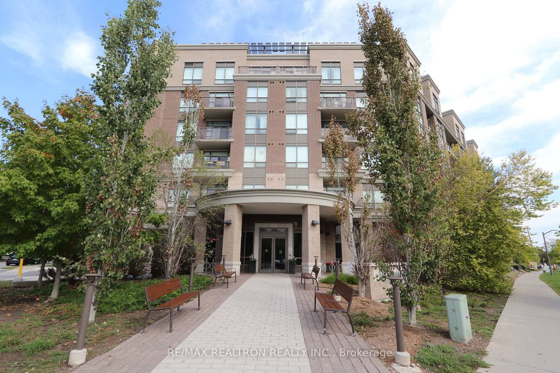 Cozy condo apartment nestled in sought after Berzcy community.