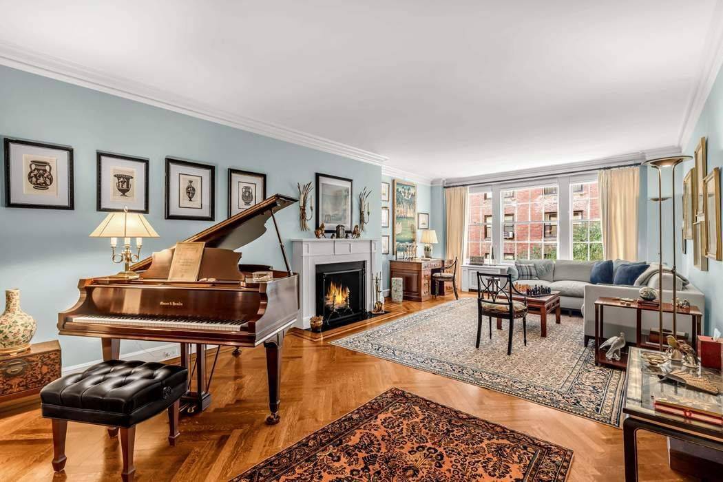 A rarely available, elegant and spacious 8 Room A Line residence in 1088 Park Avenue, one of Carnegie Hill s most beautiful and prestigious prewar Cooperatives.