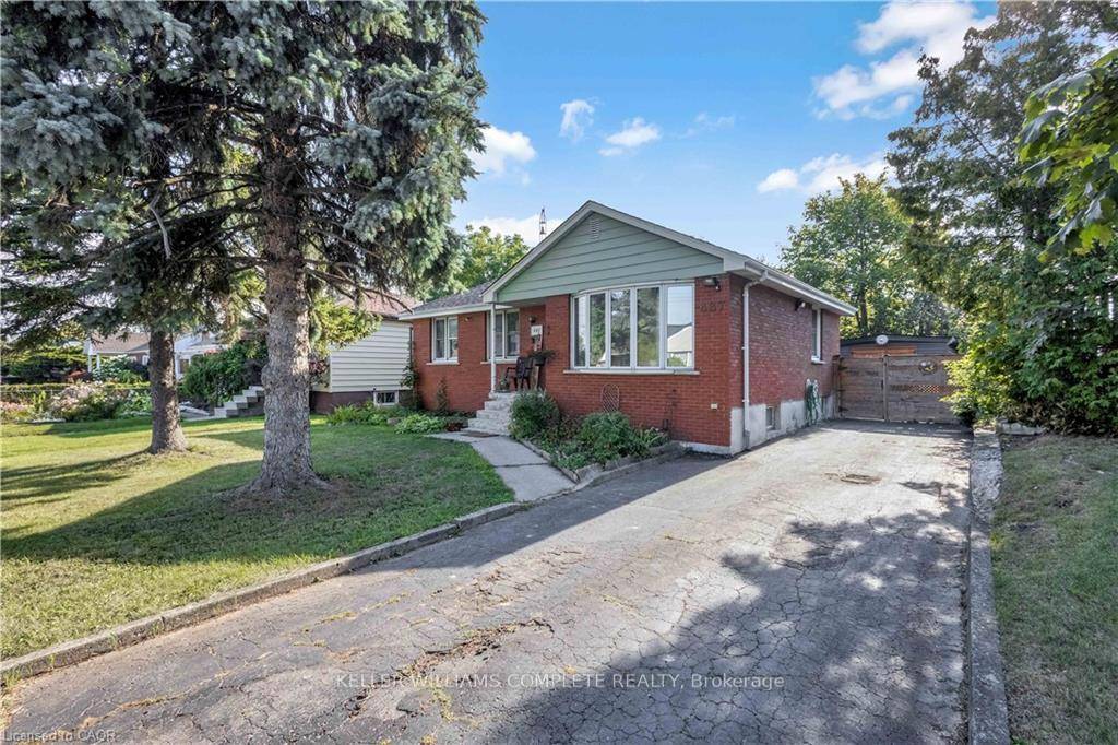 Step into this charming Macassa neighbourhood bungalow, perfectly blending warmth and functionality.