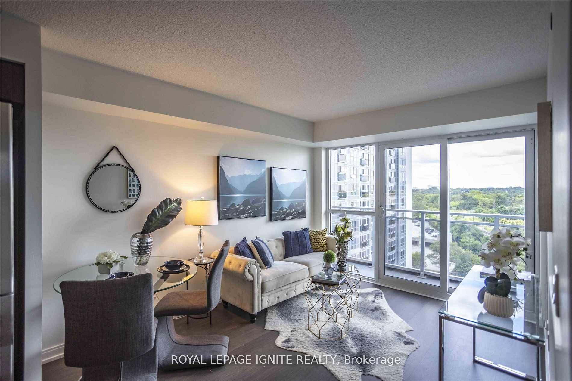 This Unit Boasts 1 Bedroom And 1 Bathroom With Northwest Views.