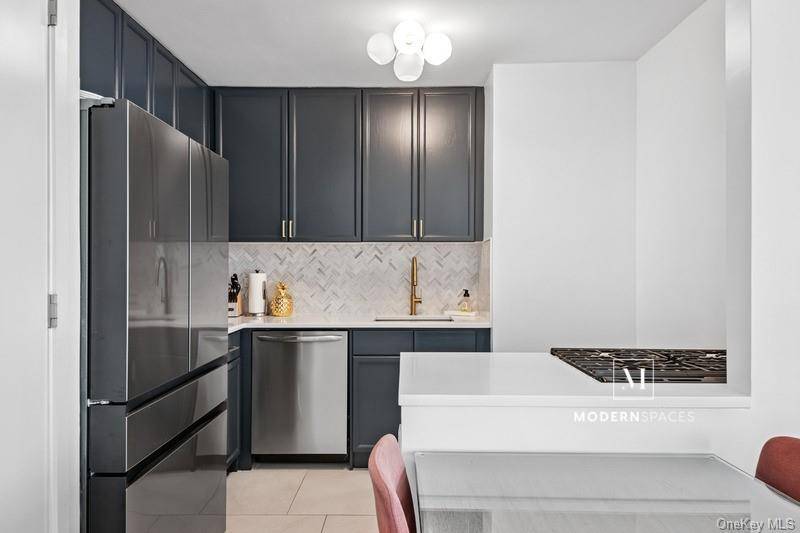 We invite you to schedule a private viewing of this newly renovated, modern, excellent condition, 2 bedroom, 1 bath with balcony at Citylights, where you can enjoy breathtaking Manhattan amp ...