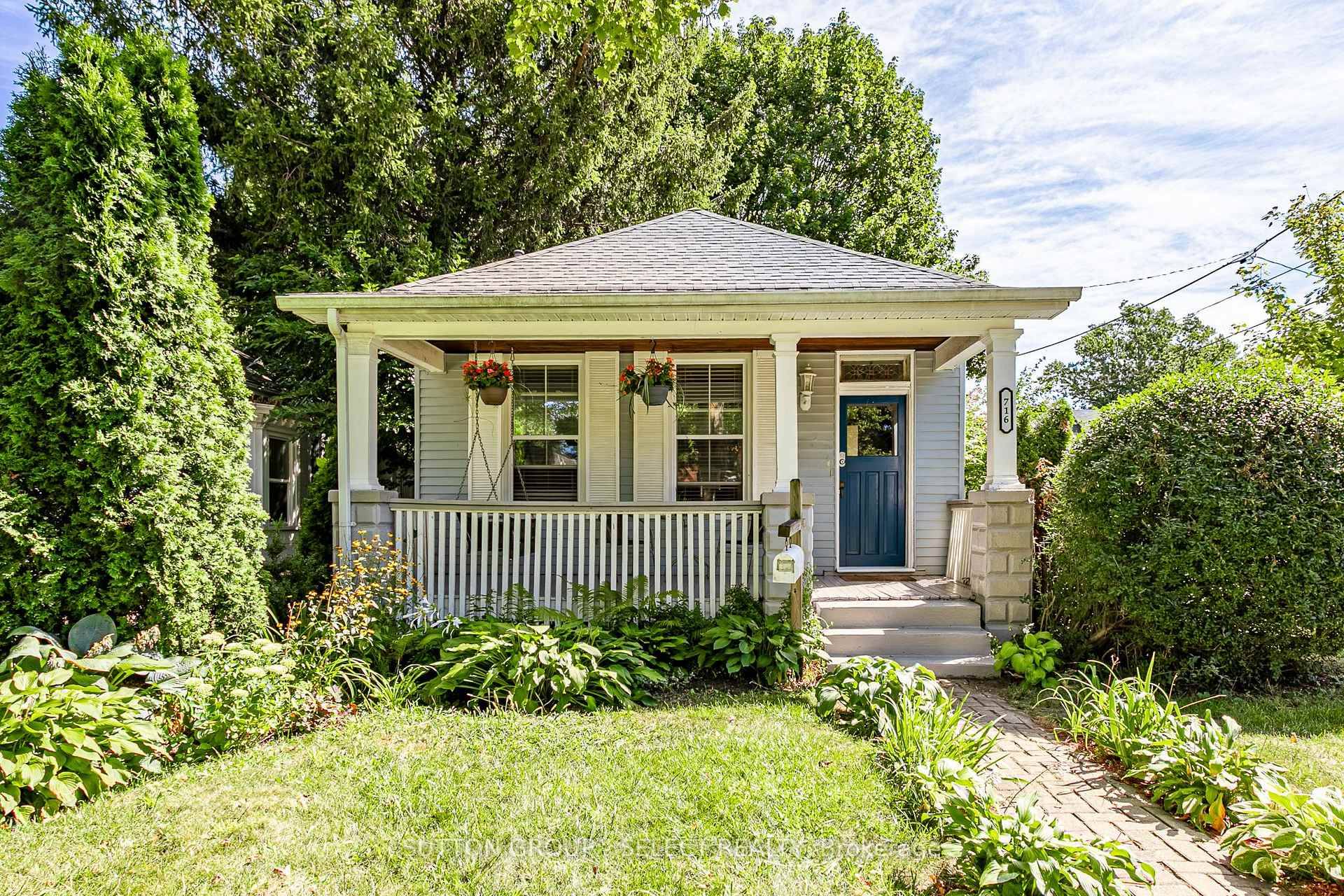 Lovely century cottage c.