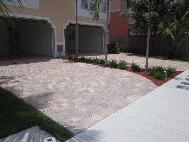 RESORT LIFE STYLE ! ! ! AMAZING 3 BEDROOMS, 3.