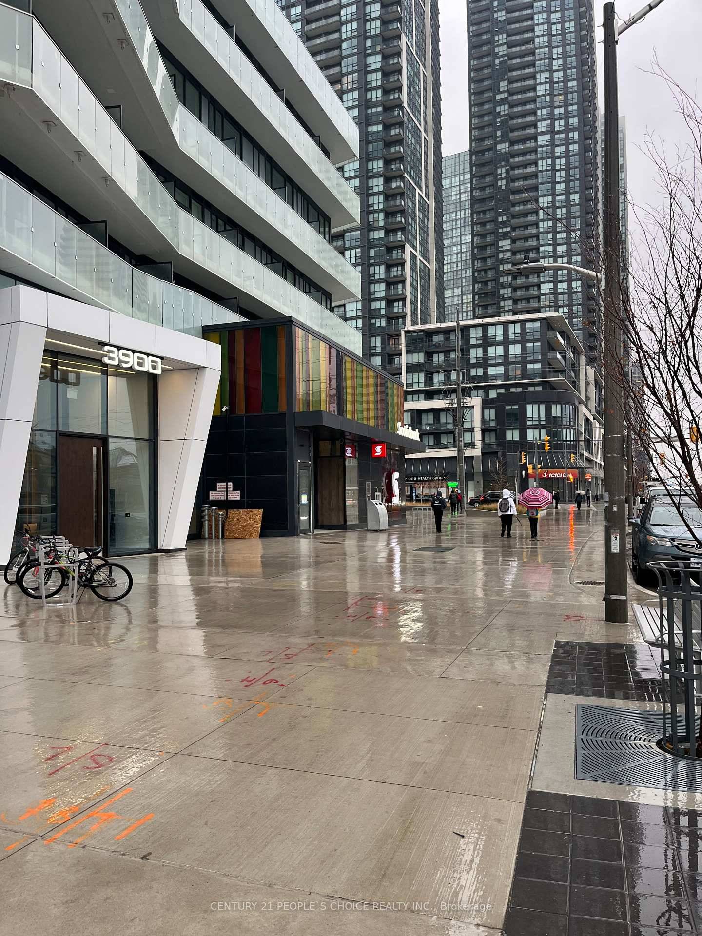Luxury M1 City Condos With This Stunning 1 Bedroom Den Condo, Perfect exceptional Urban Lifestyle.
