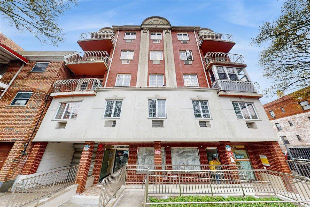 Welcome to this bright and spacious 2 Bedroom, 2 Bathroom Condo located on a quiet, tree lined cul de sac in the heart of Flushing.