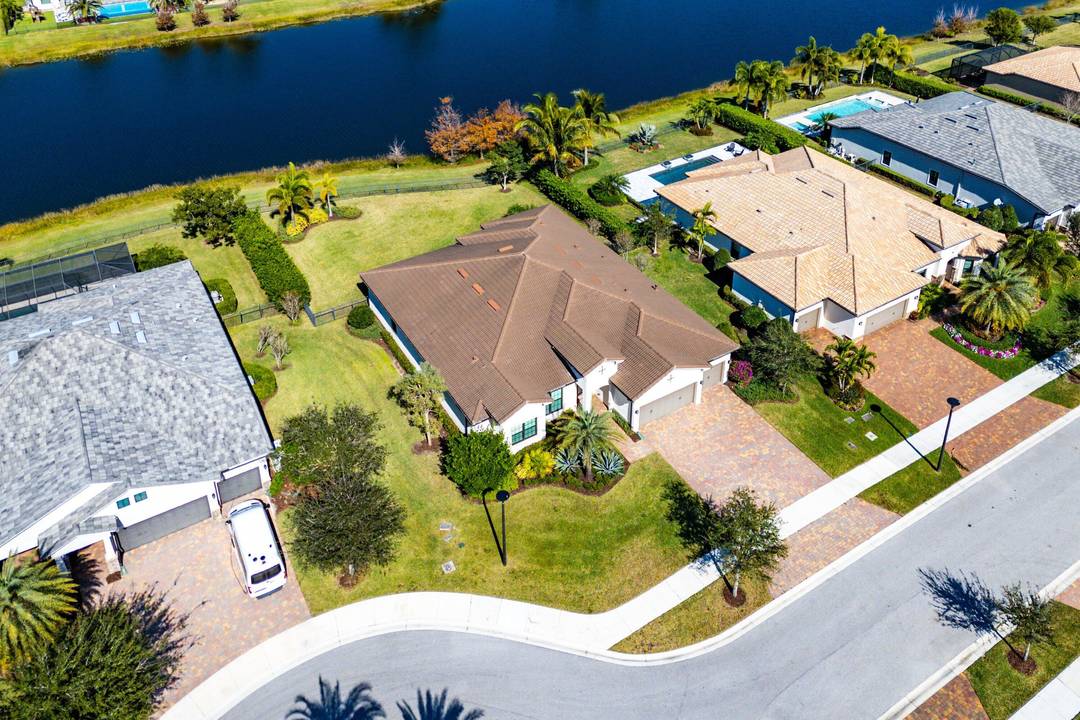 Buyer's Agents Welcome ! This 1 3 Acre Waterfront Estate Home Features 4 Bedrooms, 3 Full Baths, 3 Car Garage.