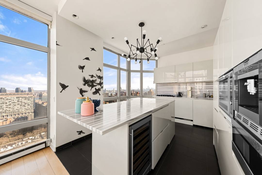 Welcome to The Future. This state of the art condominium rises 35 stories and is home to 165 thoughtfully designed luxury residences, offering a sophisticated lifestyle in the heart of ...