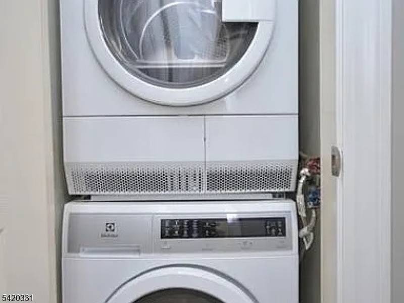 Welcome to Spring Ridge a 326 acre well maintained development bordering over 100 acres of undisturbed nature.