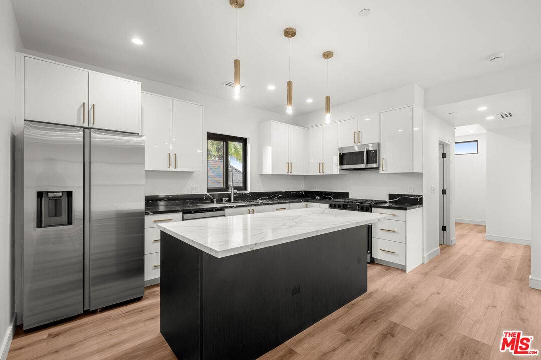 1920  S Sherbourne Dr 5BR La