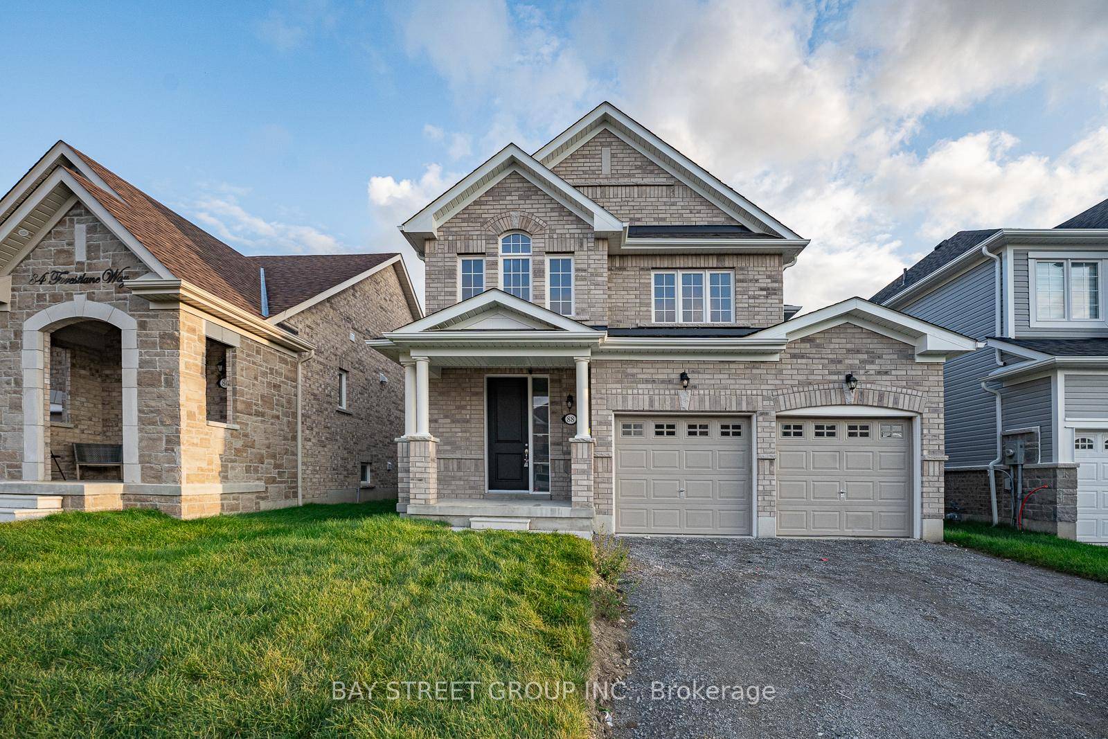 Around 2000 sf, 3 Years NEW 4 Bedroom, Double Garage.