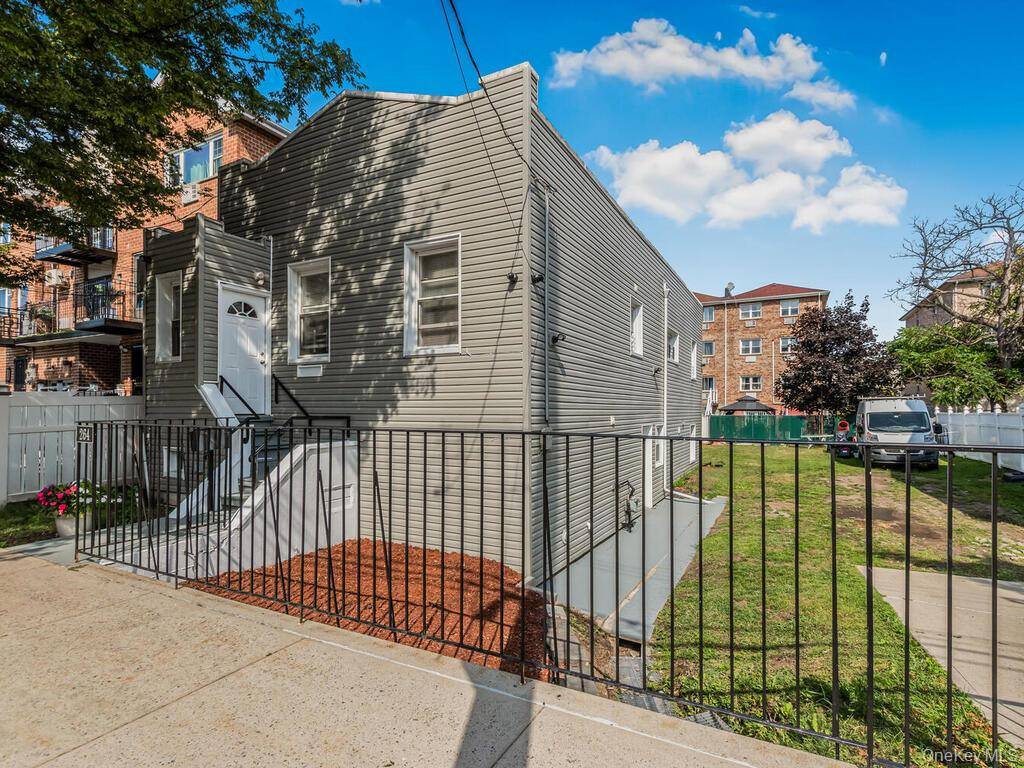 Welcome to 264 Emerson Avenue, Bronx, NY 10465 !
