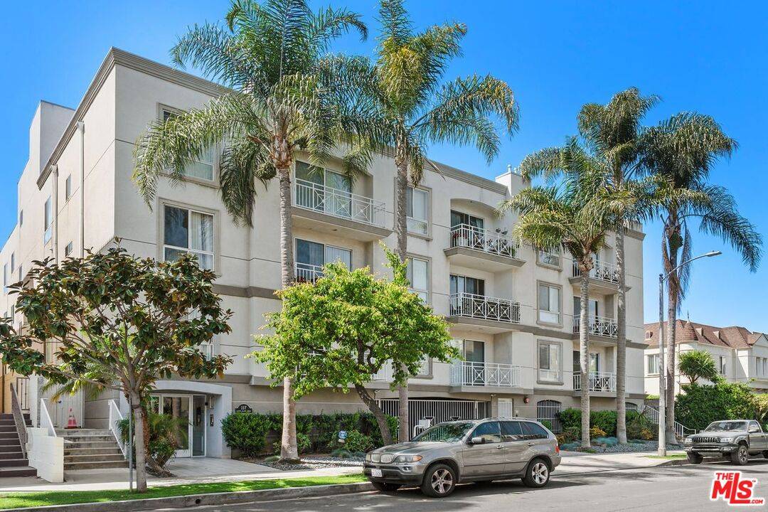 117 S Clark Dr 2BR Beverly Grove La