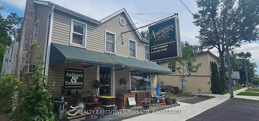 Welcome to an incredible multi residential opportunity in the heart of Chippawa !