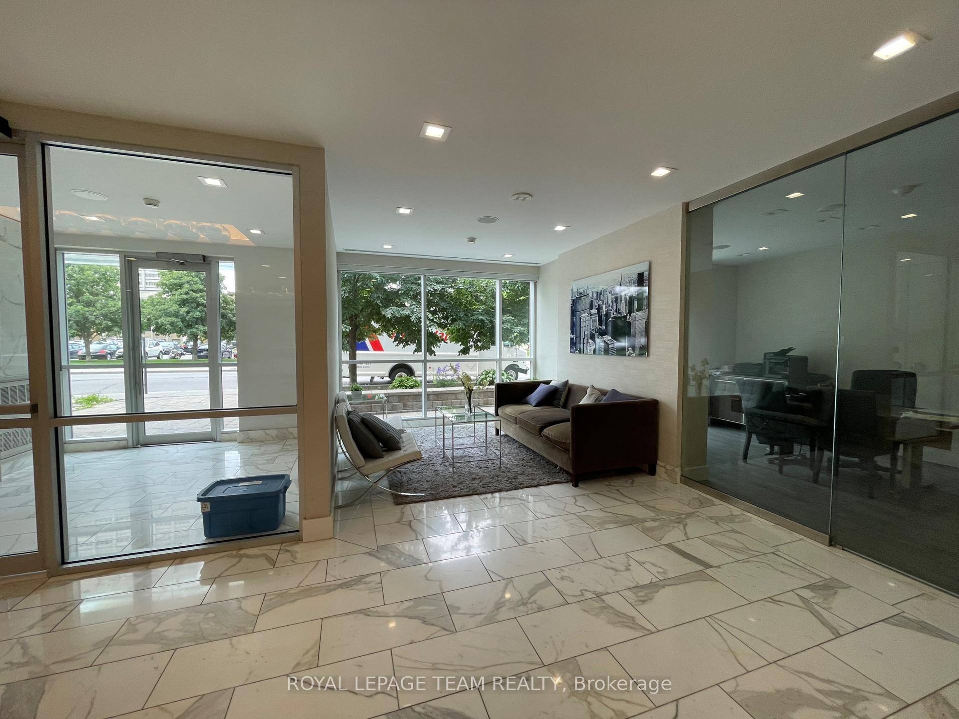 Stylish one bedroom corner suite available for rent on the 12th floor of the trendy SOHO Parkway, just a short walk to Tunney's Pasture LRT Station.
