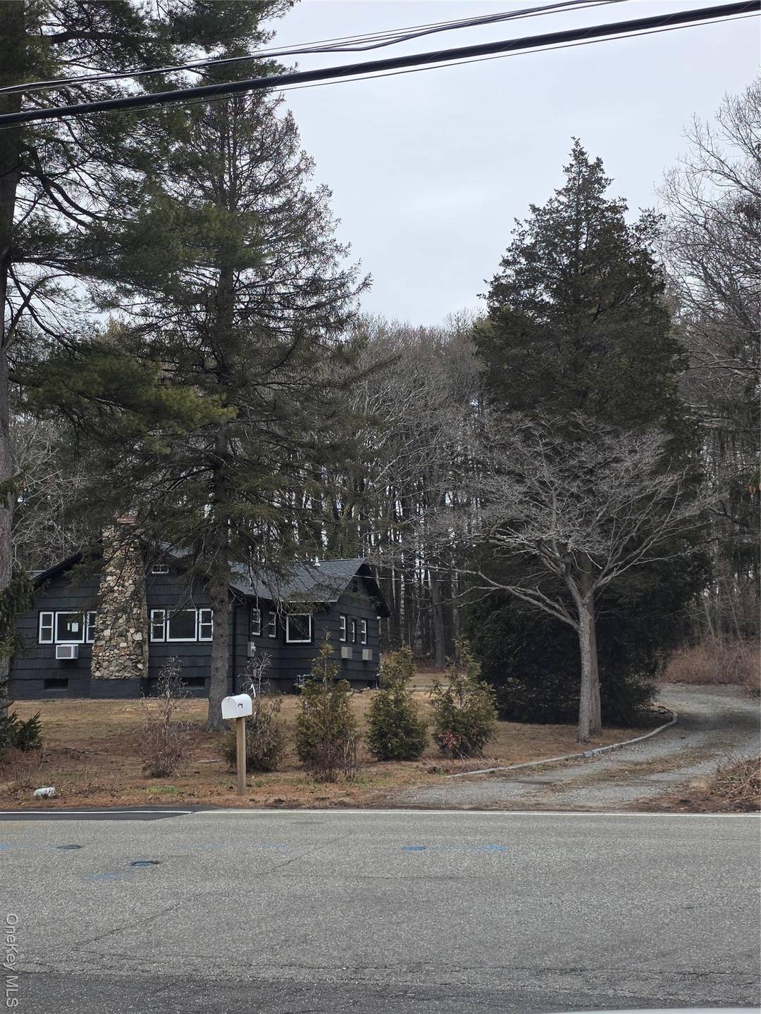 Entire House Newly Renovated amp ; Freshly Painted, 2 BR, 1 Full Bath and 2 Half Bath Ranch in Dix Hills, SD 5.