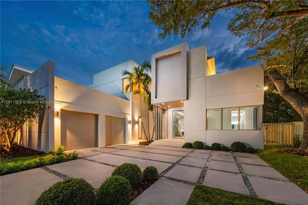 Experience luxury living in this brand new 2025 modern residence by Built By Design Miami, ideally located in one of Coconut Grove s most desirable neighborhoods ; set on Miami ...