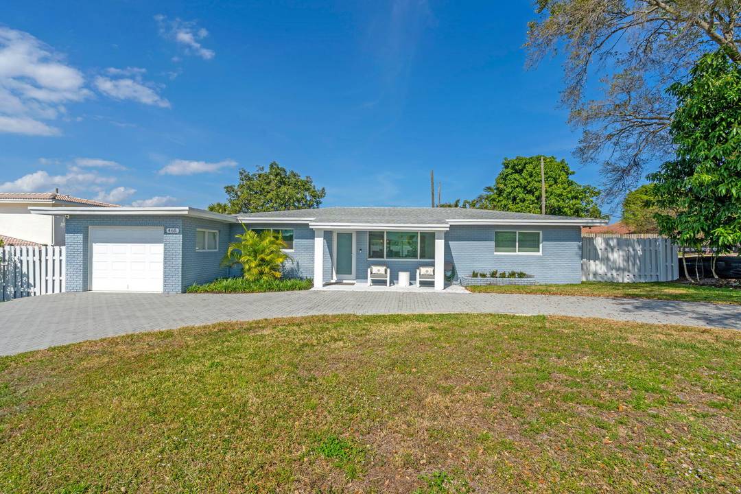 Beautifully updated 4BR 2.