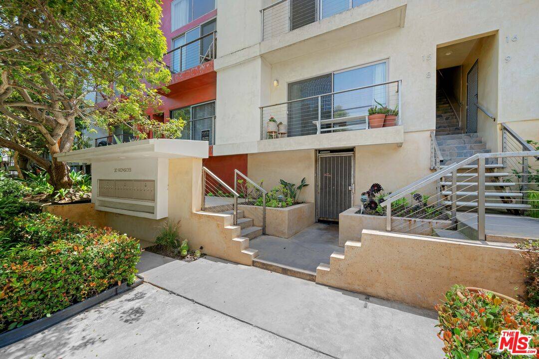 20   Ironsides St 1BR Marina Del Rey La