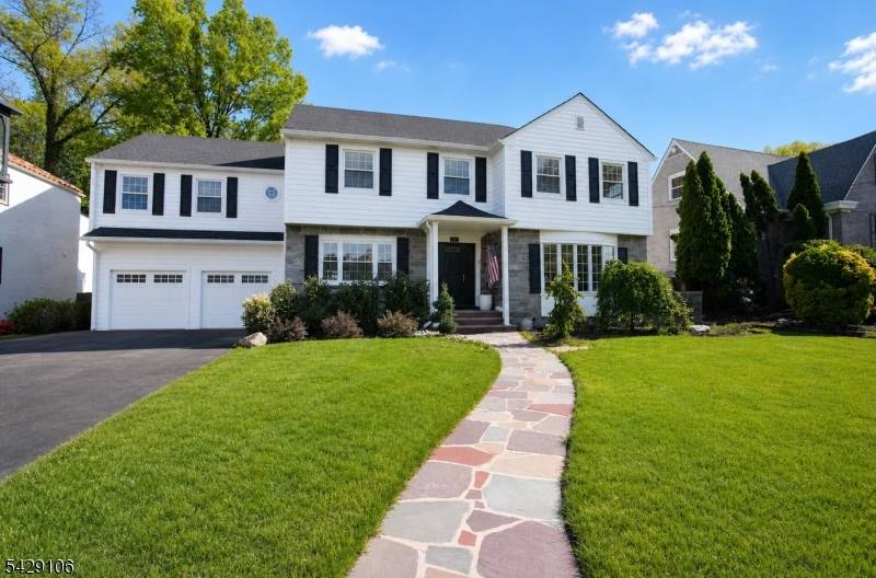 Welcome to this exceptional residence in the highly sought after Elmora Hills section, offering over 5, 000 sq ft of living space on a lot size of over 18, 000 ...