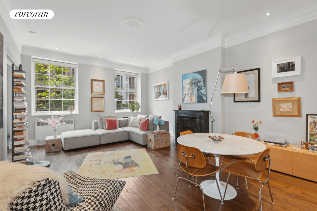 A rare find ! This elegant, sunny south facing, one bedroom, one bathroom apartment in a charming pre war boutique building between Madison and Park Avenues, has been beautifully renovated ...