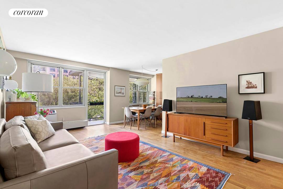 Welcome to Residence 5HE at Lincoln Guild, a bright and generously proportioned home with open tree lined exposures, abundant natural light, and a private balcony overlooking the landscaped grounds below.