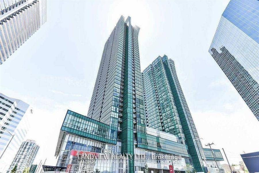 Luxurious Emerald Park Condo At Yonge Sheppard.